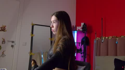 Nicole online show from 04.06.26