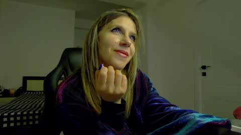 Snapshot of sellena_angel chatting on 05.01.26 sellena_angel online show from 05.01.26