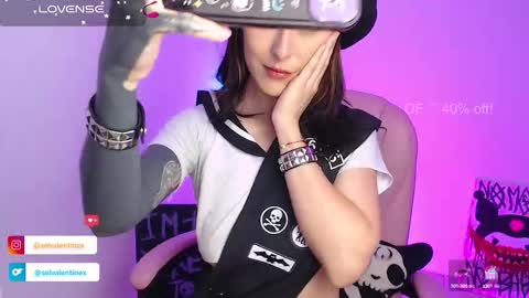 Snapshot of selvalentinex chatting on 09.27.25 online show from 09.27.25