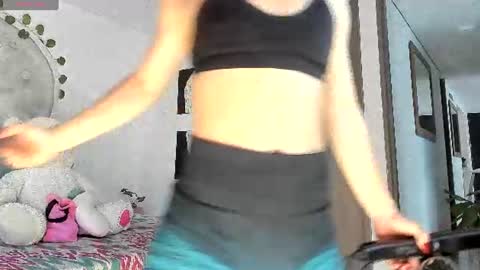 Snapshot of selyn_ chatting on 06.11.26 Selyn online show from 06.11.26