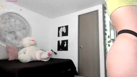 Snapshot of selyn_ chatting on 06.27.26 Selyn online show from 06.27.26