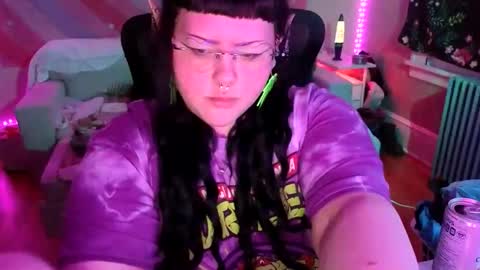 Snapshot of sendforember chatting on 10.28.25 Goddess Ember online show from 10.28.25