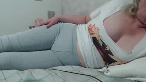 Snapshot of seniorita333 chatting on 04.06.26 Lenna online show from 04.06.26