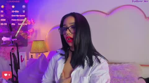 Snapshot of senniabella chatting on 10.09.25 Sennia online show from 10.09.25