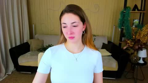 sensitiveheartt online show from 12.04.25