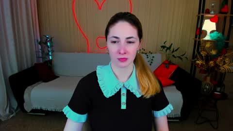 sensitiveheartt online show from 04.12.26