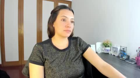 Snapshot of sensual__lady chatting on 12.06.24 Samantha - online show from 12.06.24