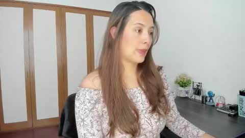 Snapshot of sensual__lady chatting on 10.08.25 Samantha - online show from 10.08.25