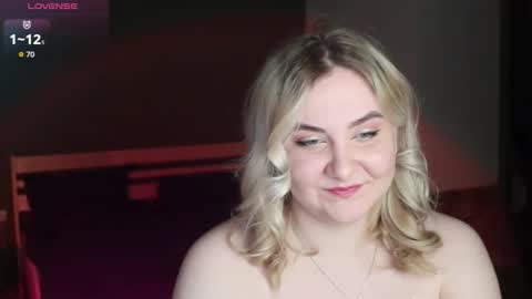 Snapshot of sensual_girrrl chatting on 04.01.26 Ilona online show from 04.01.26