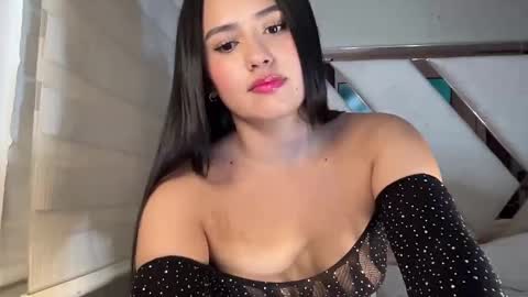 Snapshot of sensual_little_angel chatting on 12.15.24 Nataly online show from 12.15.24