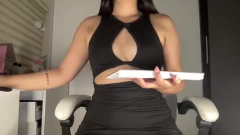 Snapshot of sensual_little_angel chatting on 01.18.25 Nataly online show from 01.18.25