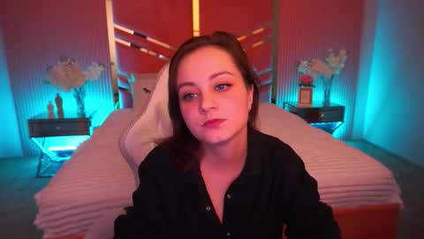 Snapshot of sensualalicee chatting on 10.23.25 sensualalicee online show from 10.23.25