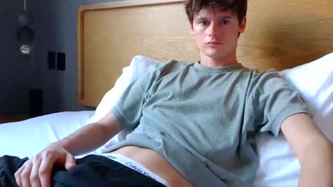 Snapshot of sensualalien chatting on 02.24.26 Cam online show from 02.24.26