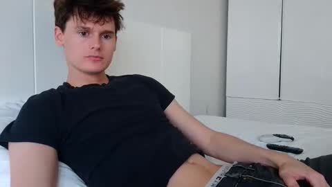 Snapshot of sensualalien chatting on 04.07.26 Cam online show from 04.07.26