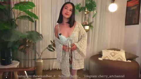 Maria- OF sensual bee online show from 09.28.25