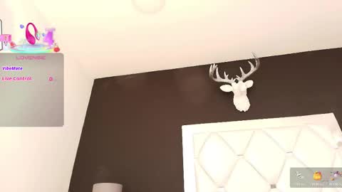 Snapshot of sensualcrazy chatting on 10.20.25 sensualcrazy online show from 10.20.25