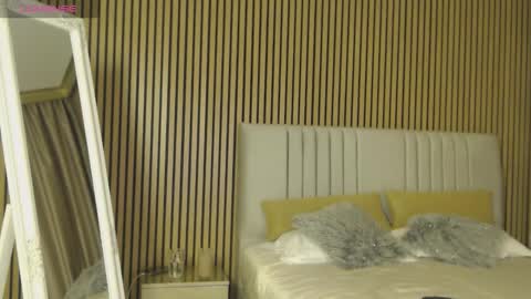 Snapshot of sensualhallie chatting on 02.12.26 Hallie online show from 02.12.26