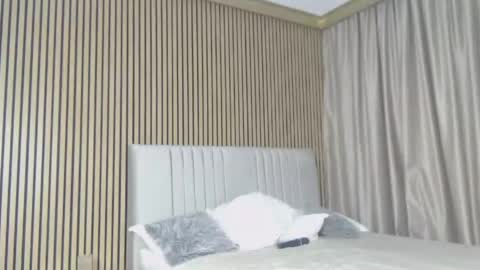 Hallie online show from 04.05.26