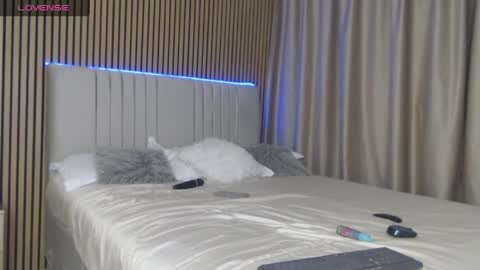 Snapshot of sensualhallie chatting on 05.18.26 Hallie online show from 05.18.26