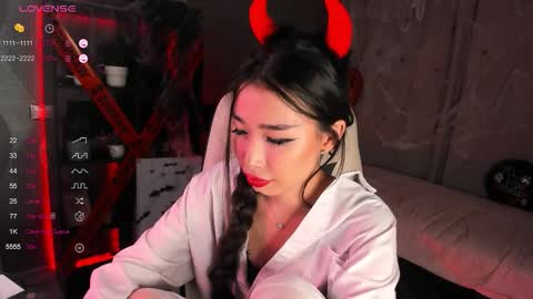 Snapshot of sensualily chatting on 10.31.25 Kiki online show from 10.31.25