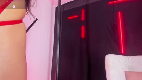 Snapshot of sensualjeen chatting on 06.13.26 Jeen online show from 06.13.26