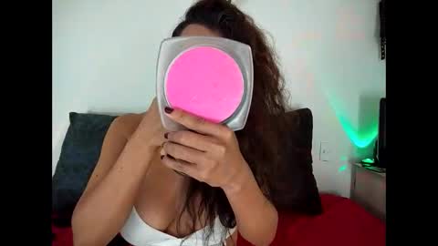 Snapshot of sephorandmonell chatting on 10.04.25 sephorandmonell online show from 10.04.25