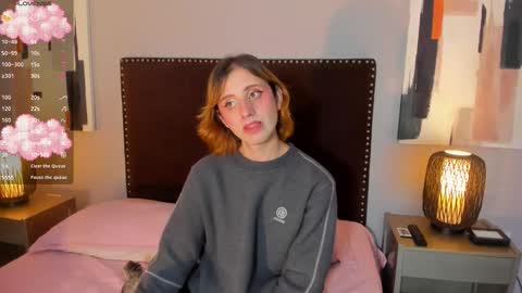 Snapshot of seraphine_star chatting on 02.15.26 Seraphine star online show from 02.15.26