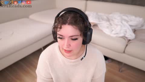 SeraReads online show from 10.05.25