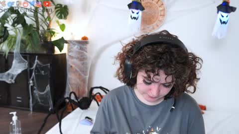 SeraReads online show from 10.24.25