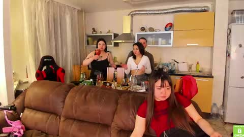 Snapshot of serdron_ chatting on 04.30.26 Alisha Kevin online show from 04.30.26
