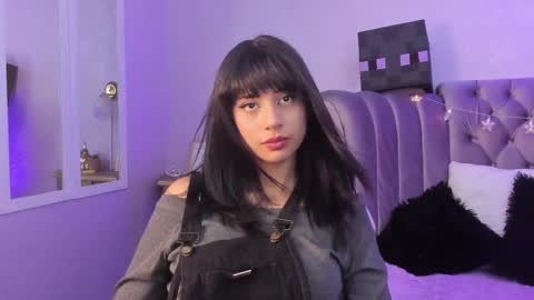 Snapshot of seren_bleck chatting on 11.04.25 Seren Follow me online show from 11.04.25