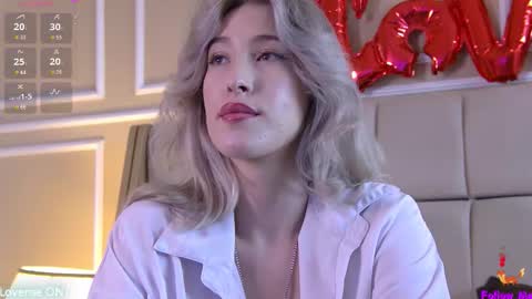 Snapshot of serena_bennet chatting on 10.05.25 Serena online show from 10.05.25