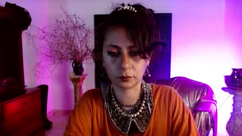 Snapshot of serena_xyz chatting on 10.07.25 Serena Xyz online show from 10.07.25