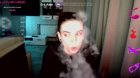 Snapshot of serenamilss chatting on 11.19.25 serenamilss online show from 11.19.25