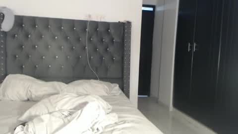 Snapshot of serenaroussee chatting on 12.15.24 sararoussee online show from 12.15.24