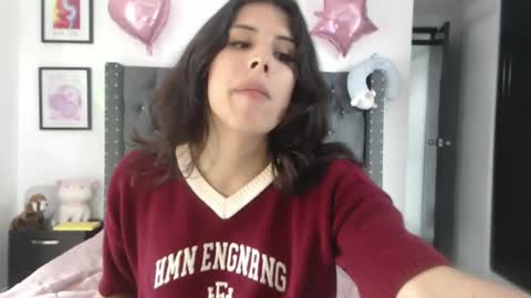 Snapshot of serenaroussee chatting on 03.05.25 sararoussee online show from 03.05.25