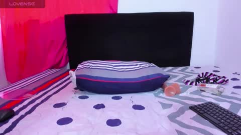 Snapshot of serenawilliam_ chatting on 11.15.25 serenawilliam_ online show from 11.15.25