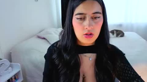 Snapshot of serenna_se chatting on 10.27.25 Serenna Cruz online show from 10.27.25