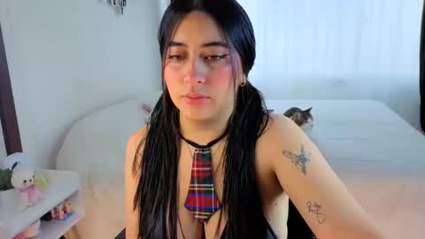 Snapshot of serenna_se chatting on 10.31.25 Serenna Cruz online show from 10.31.25