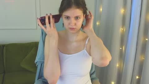 Snapshot of sereta_fin chatting on 12.20.24 Hey Guys and Girls non-binary personalities Im Sereta online show from 12.20.24