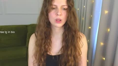 Snapshot of sereta_fin chatting on 03.10.25 Hey Guys and Girls non-binary personalities Im Sereta online show from 03.10.25