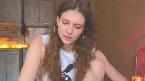 Snapshot of sereta_fin chatting on 10.29.25 Hey Guys and Girls non-binary personalities Im Sereta online show from 10.29.25