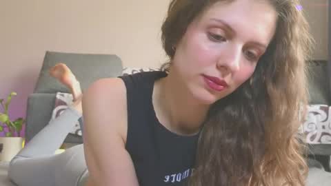 Snapshot of sereta_fin chatting on 04.30.26 Hey Guys and Girls non-binary personalities Im Sereta online show from 04.30.26