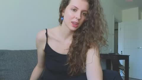 Snapshot of sereta_fin chatting on 05.23.26 Hey Guys and Girls non-binary personalities Im Sereta online show from 05.23.26