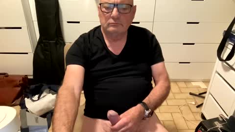 Snapshot of serge8413 chatting on 12.10.24 serge8413 online show from 12.10.24