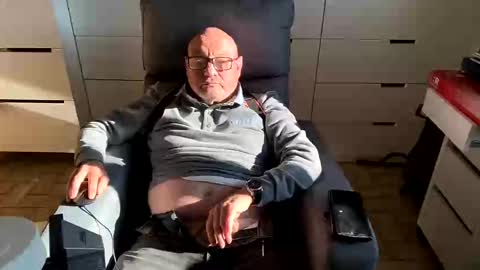 Snapshot of serge8413 chatting on 12.30.24 serge8413 online show from 12.30.24