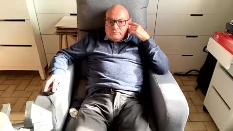 Snapshot of serge8413 chatting on 01.02.25 serge8413 online show from 01.02.25