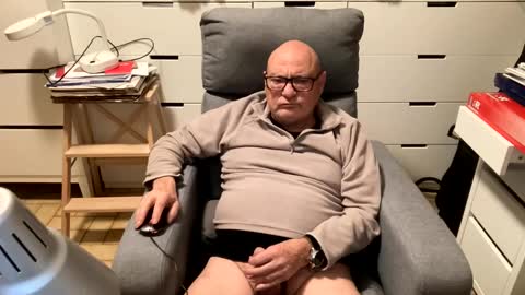 Snapshot of serge8413 chatting on 01.04.25 serge8413 online show from 01.04.25