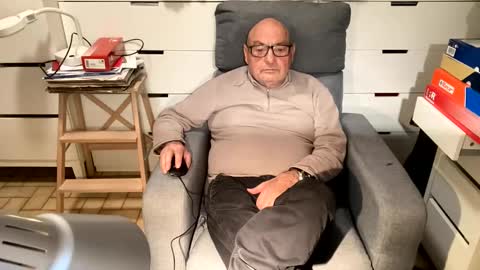 Snapshot of serge8413 chatting on 01.04.25 serge8413 online show from 01.04.25