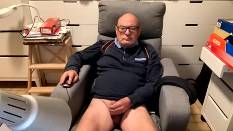 Snapshot of serge8413 chatting on 01.05.25 serge8413 online show from 01.05.25